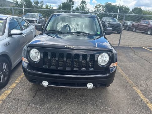 Used 2017 Jeep Patriot High Altitude AWD/4WD image 22
