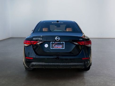 Used 2021 Nissan Sentra SV w/ SV Premium Package FWD image 6
