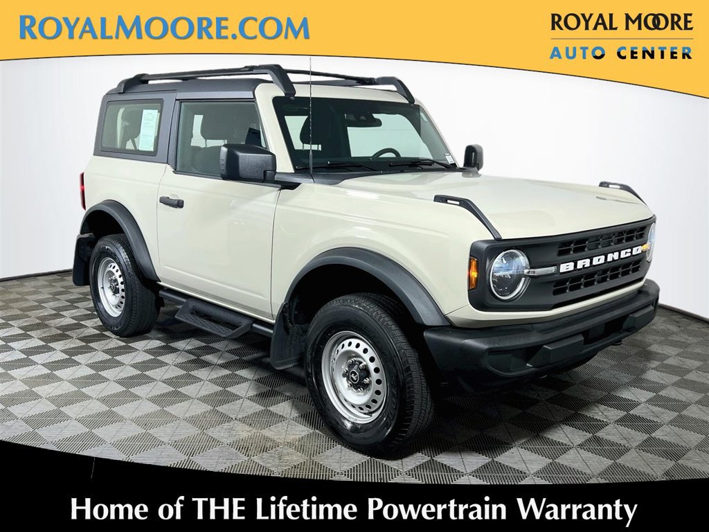 Used 2025 Ford Bronco 2-Door AWD/4WD image 1