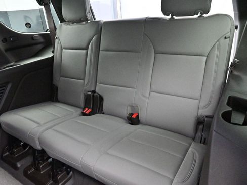 Used 2024 Chevrolet Tahoe Z71 w/ Luxury Package AWD/4WD image 33