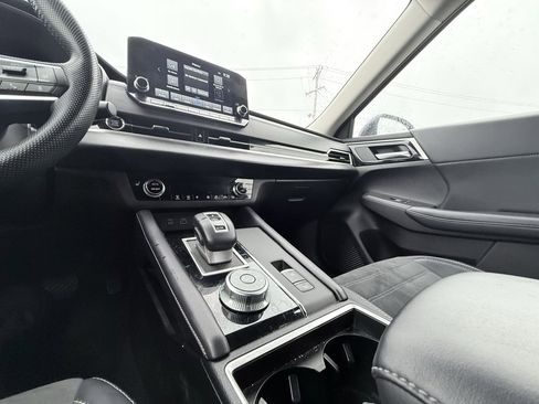 Used 2024 Mitsubishi Outlander SE image 20