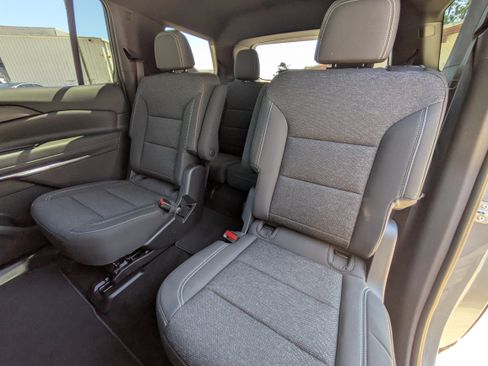 New 2026 Chevrolet Traverse LT image 10