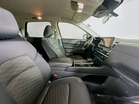 Used 2024 Nissan Pathfinder SV image 26
