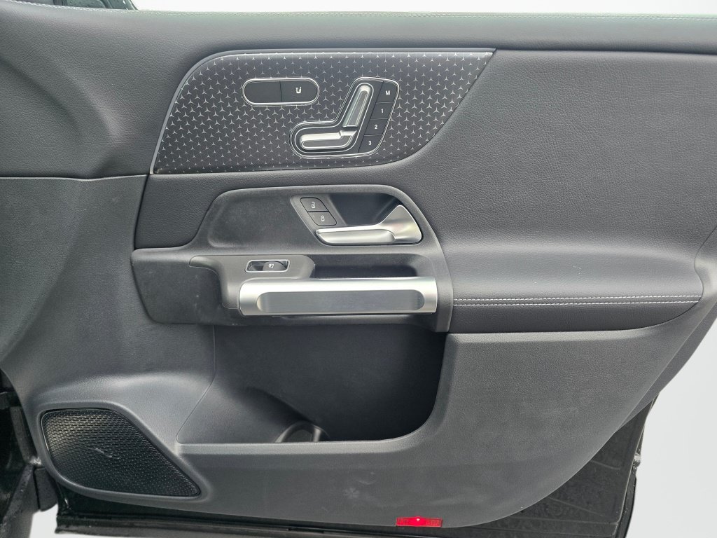 New 2026 Mercedes-Benz GLB 250 4MATIC image 23
