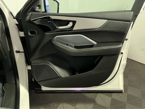 Certified 2025 Acura MDX SH-AWD image 33