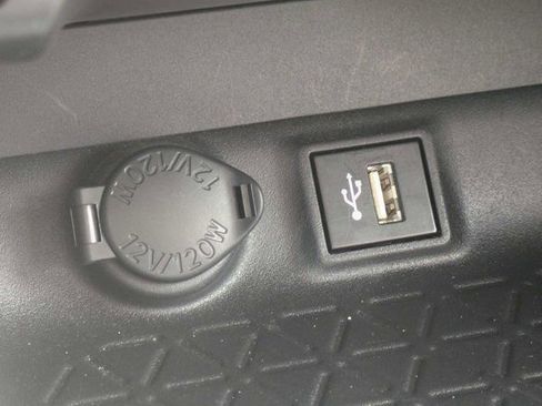 Used 2023 Toyota RAV4 LE AWD/4WD image 22