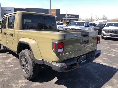 New 2026 Jeep Gladiator Sport AWD/4WD image 4