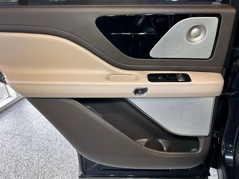 Used 2023 Lincoln Aviator Reserve w/ Equipment Group 201A image 40