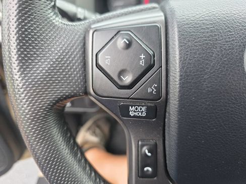 Used 2017 Toyota Tacoma TRD Off-Road w/ Tow Package AWD/4WD image 21