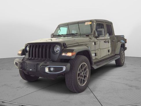Used 2023 Jeep Gladiator Overland w/ Cold Weather Group AWD/4WD image 5