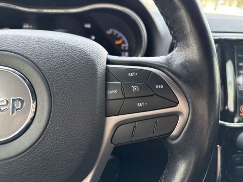 Used 2020 Jeep Grand Cherokee Altitude image 19