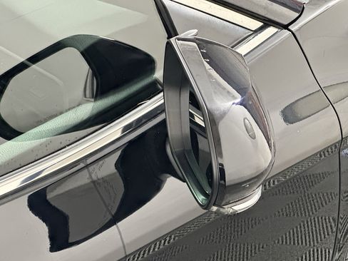 Used 2024 Toyota Camry SE image 10