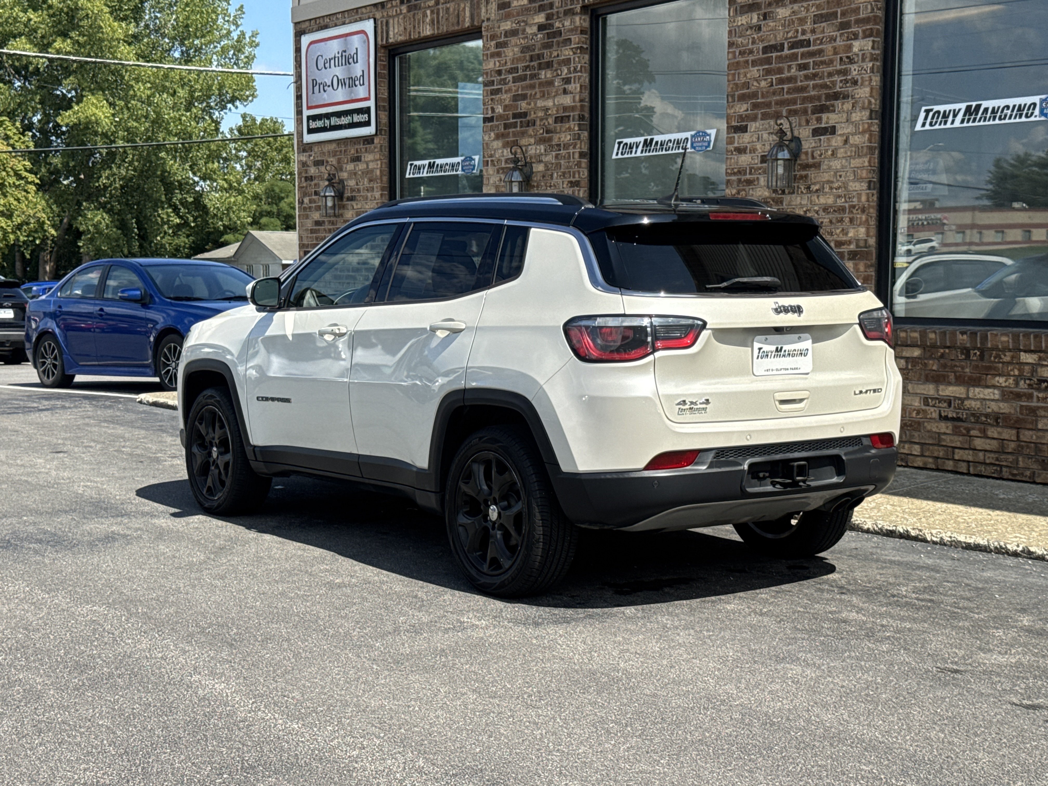 Used 2018 Jeep Compass Limited w/ Navigation Group AWD/4WD image 3