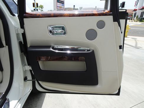 Used 2012 Rolls-Royce Ghost RWD image 15