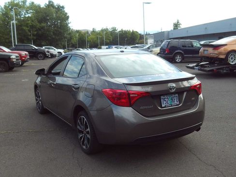 Used 2017 Toyota Corolla SE w/ Carpet Mat Package (TMS) FWD image 3