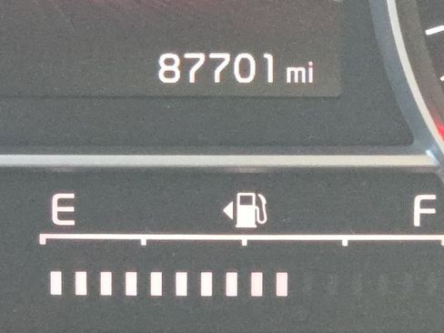 Used 2021 Kia Sorento LX image 10