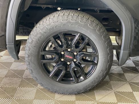 Used 2023 GMC Sierra 1500 Elevation w/ LPO, Elevation Black Package AWD/4WD image 18