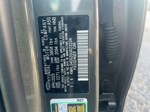 Used 2025 Hyundai Elantra SEL image 9