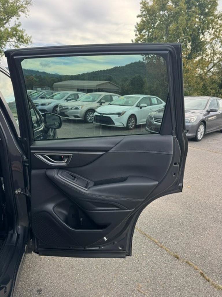 Used 2022 Subaru Forester Premium AWD/4WD image 12