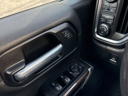 Used 2020 Chevrolet Silverado 1500 LT w/ Convenience Package image 13