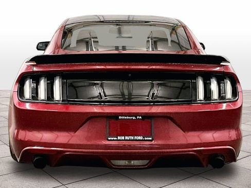 Used 2017 Ford Mustang Coupe RWD image 4