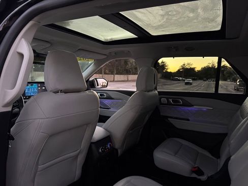 Used 2025 Ford Explorer Platinum w/ Ultimate Package image 16