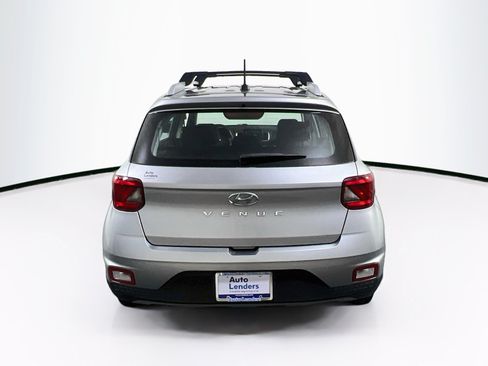 Used 2023 Hyundai Venue SEL FWD image 6