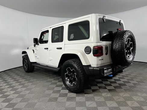 Used 2023 Jeep Wrangler Unlimited Sahara image 9