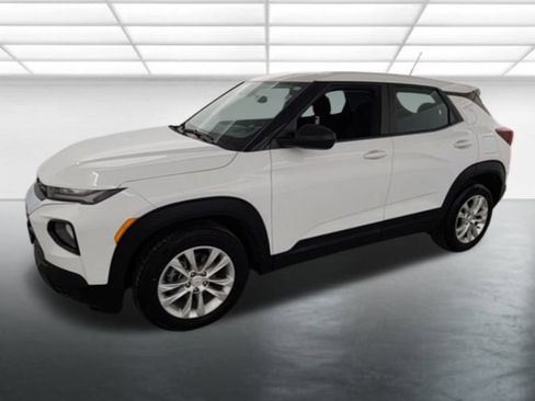 Used 2021 Chevrolet TrailBlazer LS image 3