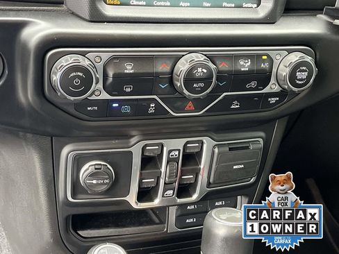 Used 2022 Jeep Wrangler Unlimited Sahara image 29