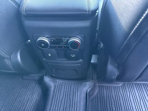 Used 2022 Ford Explorer Limited AWD/4WD image 25