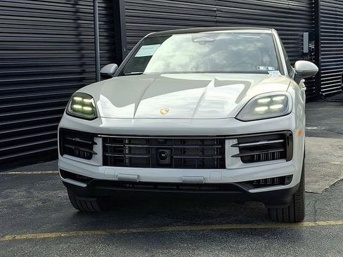 New 2026 Porsche Cayenne Coupe AWD/4WD image 10