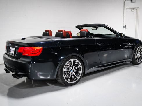 Used 2011 BMW M3 Convertible RWD image 3