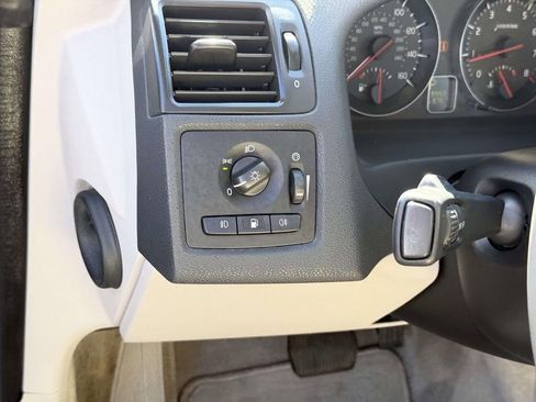 Used 2009 Volvo C70 T5 image 17