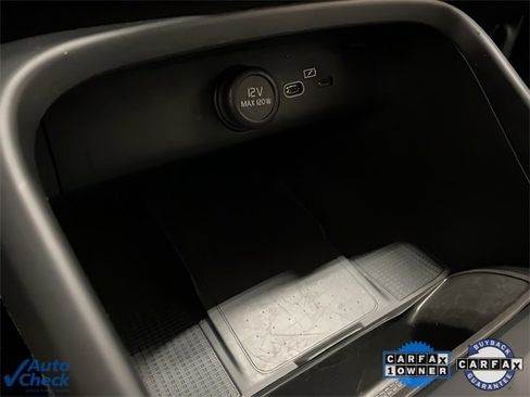 Used 2025 Volvo XC40 B5 Core image 46