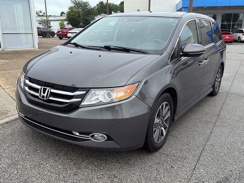 Used 2015 Honda Odyssey Touring image 2