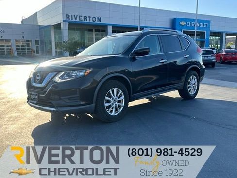 Used 2017 Nissan Rogue SV AWD/4WD image 1