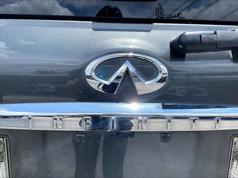 Used 2010 INFINITI QX56 4WD image 8