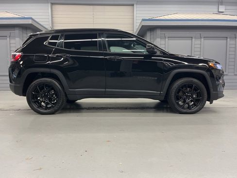 Used 2022 Jeep Compass Latitude image 8