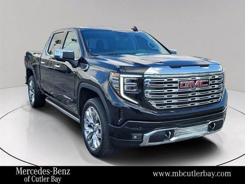 Used 2025 GMC Sierra 1500 Denali w/ Denali Reserve Package AWD/4WD image 1