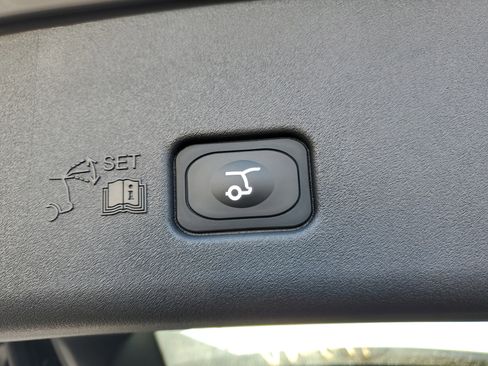 New 2026 Lincoln Nautilus Premier image 30