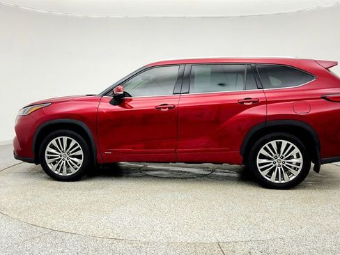 Used 2023 Toyota Highlander Platinum image 8
