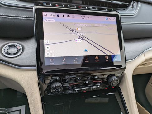 New 2024 Jeep Grand Cherokee Limited 4xe w/ Luxury Tech Group II image 15