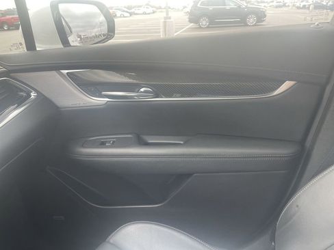 Certified 2023 Cadillac XT6 Sport w/ Technology Package image 32