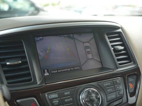Used 2013 Nissan Pathfinder Platinum w/ Platinum Premium Pkg FWD image 22