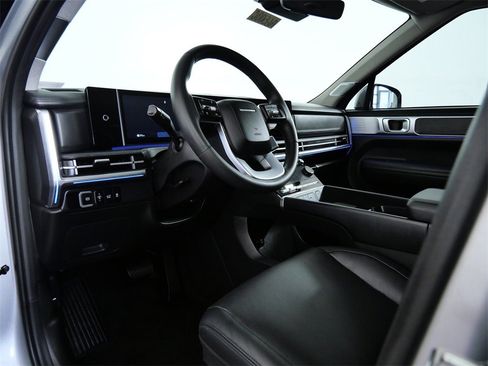 Used 2025 Hyundai Santa Fe Limited image 17