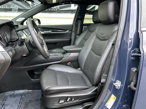 Certified 2025 Cadillac XT5 Premium Luxury image 11
