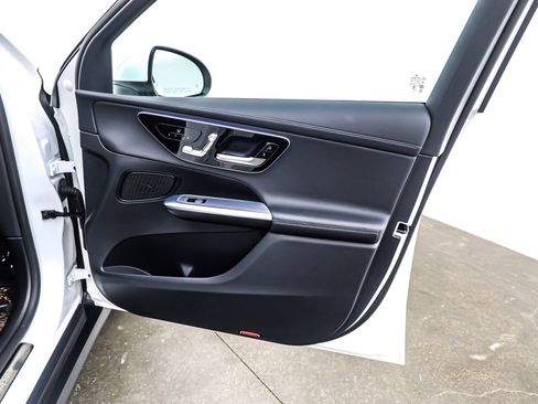 Certified 2025 Mercedes-Benz GLC 300 image 24