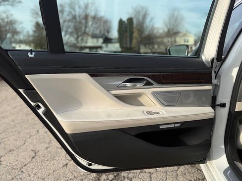 Used 2016 BMW 750i xDrive image 14