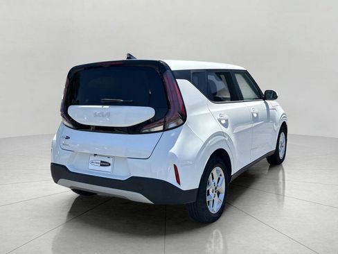 Used 2023 Kia Soul LX w/ LX Technology Package FWD image 6